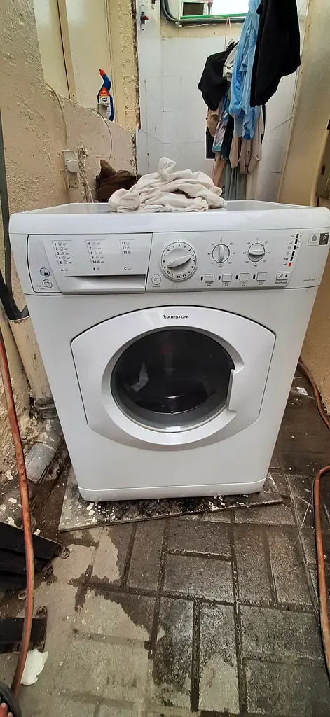 Ariston Washing machine