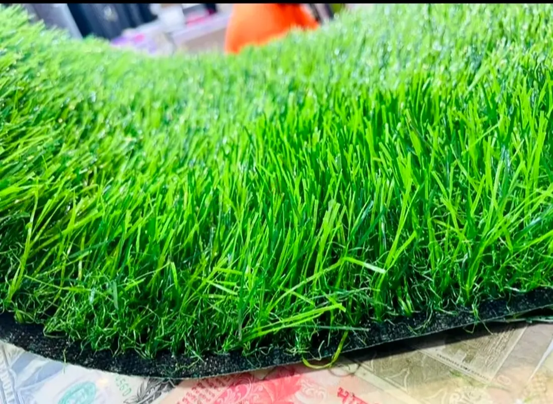 العشب الاصطناعي