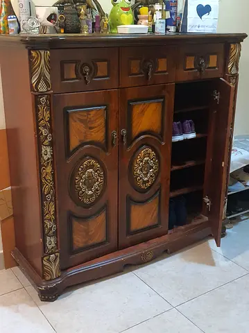 Shoes cabinet