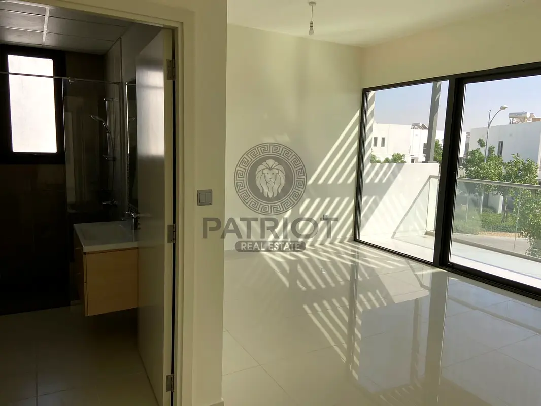 Villa/House for Rent Damac Hills 2 in Vardon 6 bedrooms with pool view