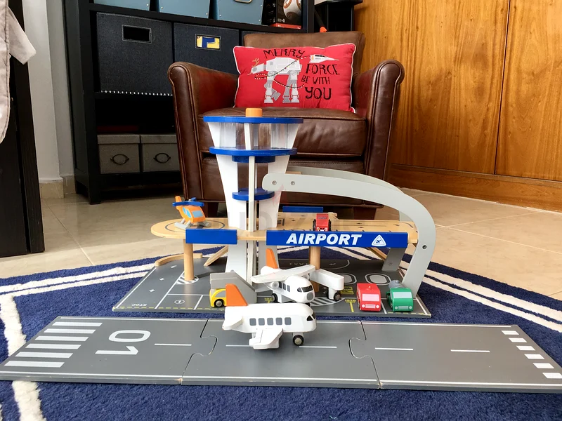 Wooden airport63226271062273112