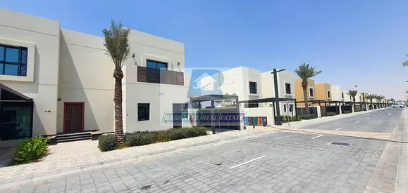 Smart Townhouse 3 Bedroom+ Maid Room 100 % Privacy With Flexible Payment Plan And Discount 50% On E