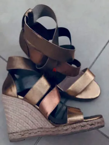 High heel wedge (guess brand)