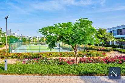 Vacant On Transfer |5 Beds |park Location