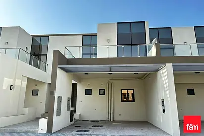 Brand New| Vacant| Single Row Facing Park