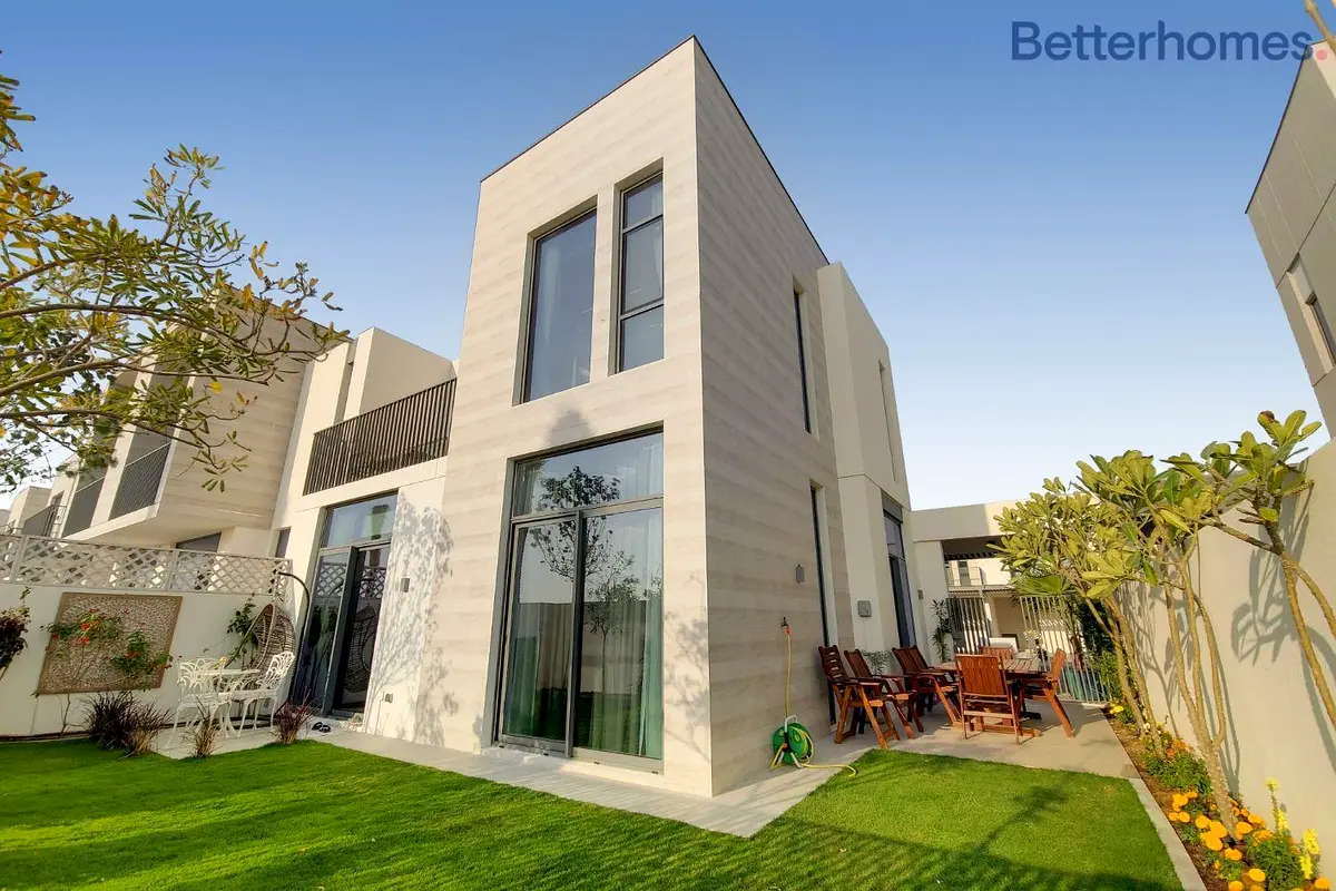 Villa/House for Rent Park Facing Perfect Location Sun Modern