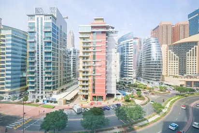 Spacious Ready To Move | Close To Metro
