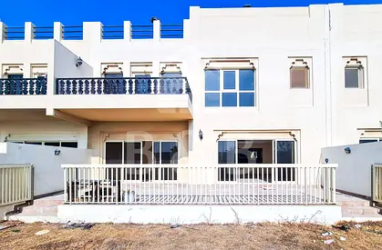 Best Location: Nicely 3 Br Th Townhouse