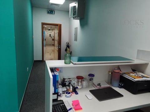 Fully-fitted Office | 6 Partitions | 2 Parkings