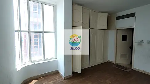 Very Nice Central A/c Flat Near In Children Park