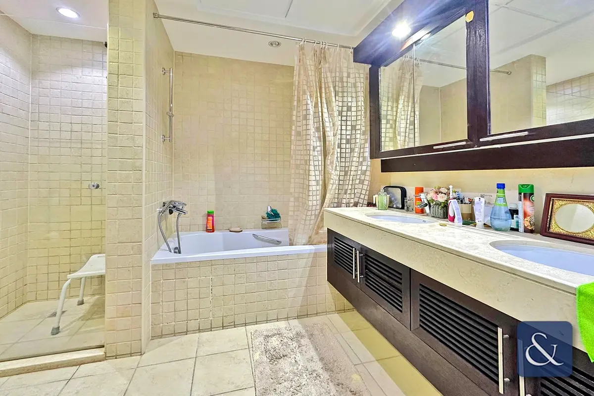 Apartment for Sale Burj Khalifa And Fountain View Sold Vacant