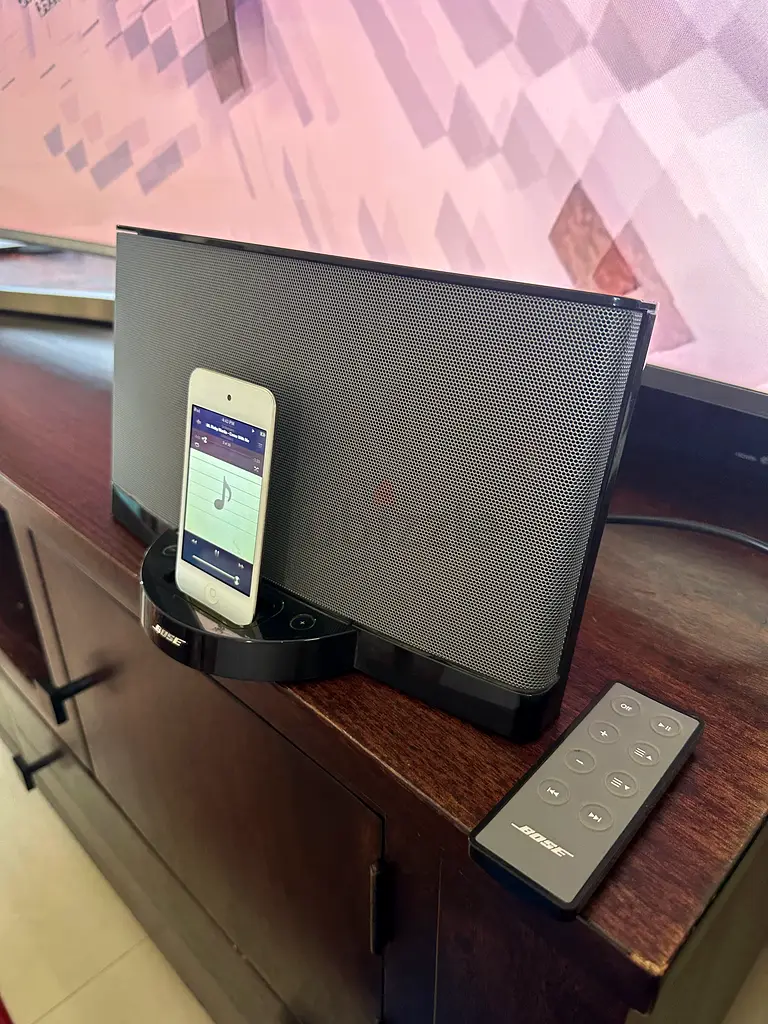 Bose SoundDock Series II Digital Music speaker + iPod دوبيزل
