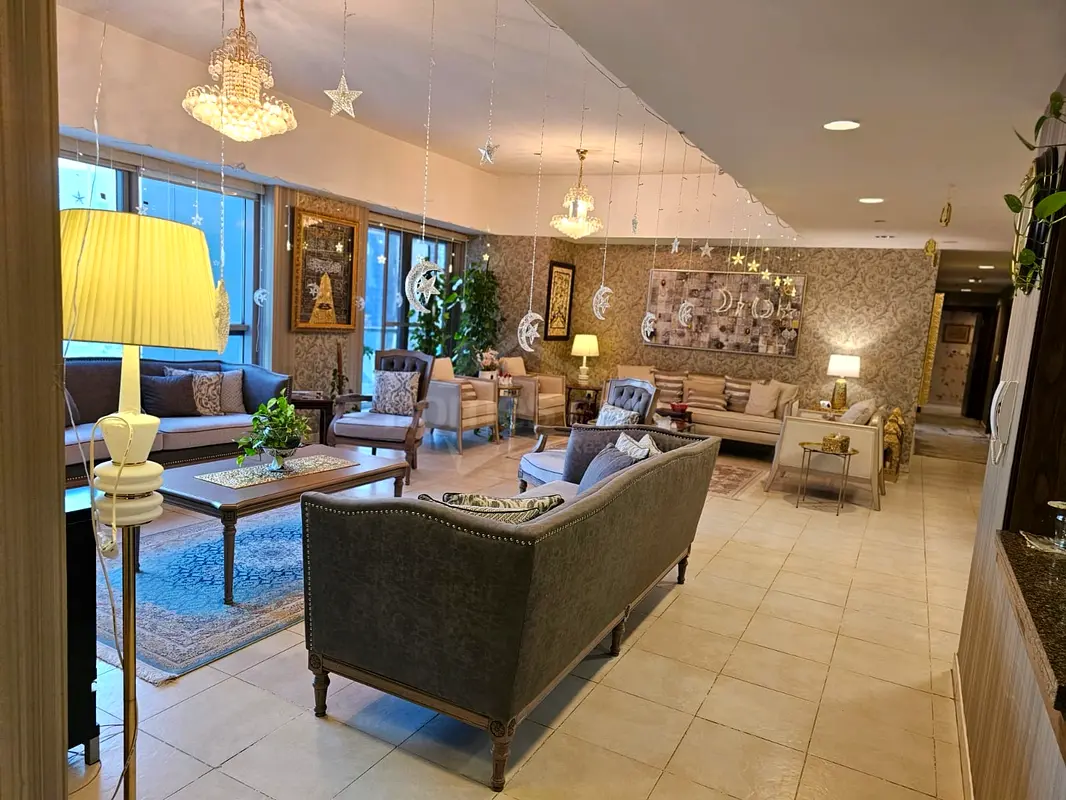 Apartment/Flat for Rent 4 Bedroom with Maids in Executive Tower, Business Bay Dubai