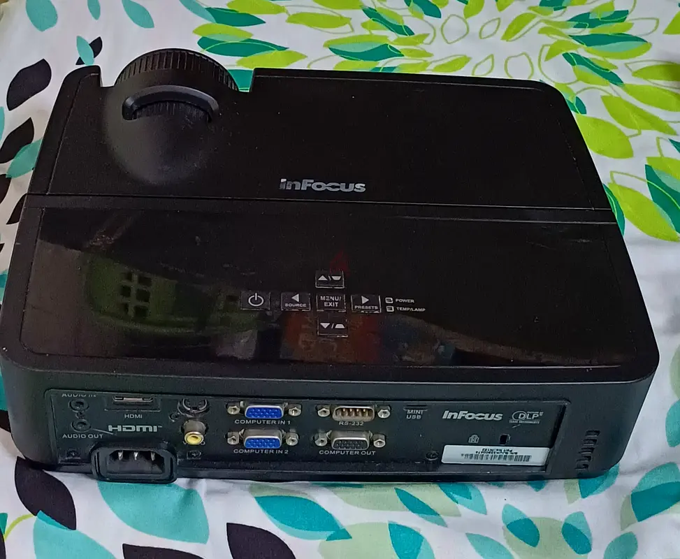 Projector (used) day/night