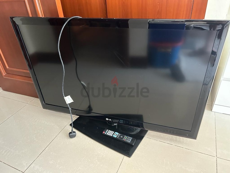 LG 47 inch TV fully working | dubizzle