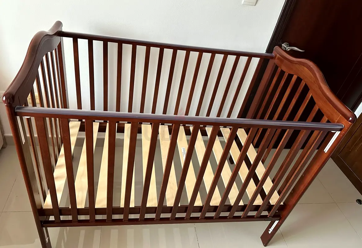 baby crib