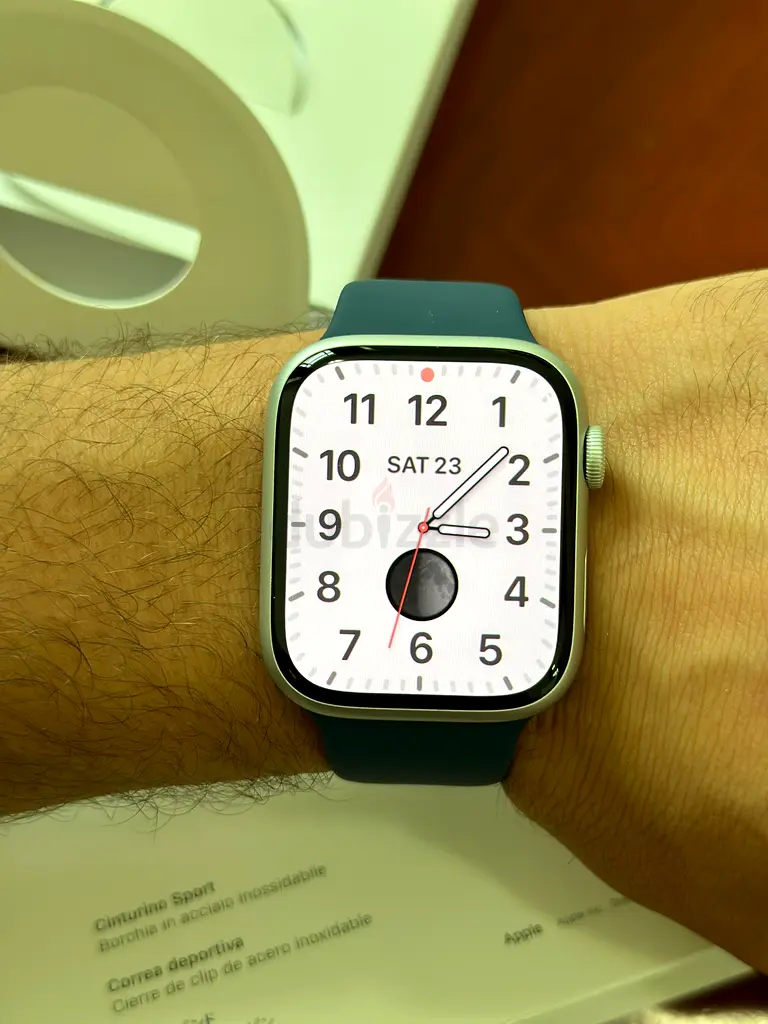 Apple Watch Series 9 [GPS 45mm] Smartwatch with Silver Aluminum Case with Silver Sport Loop One