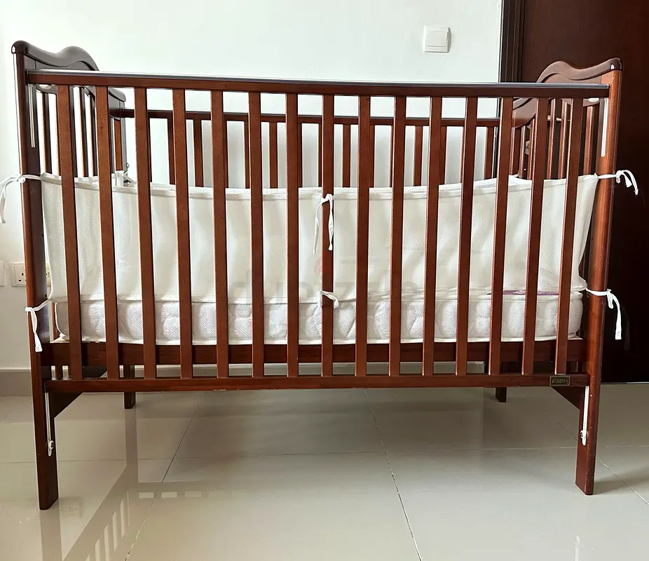 baby crib