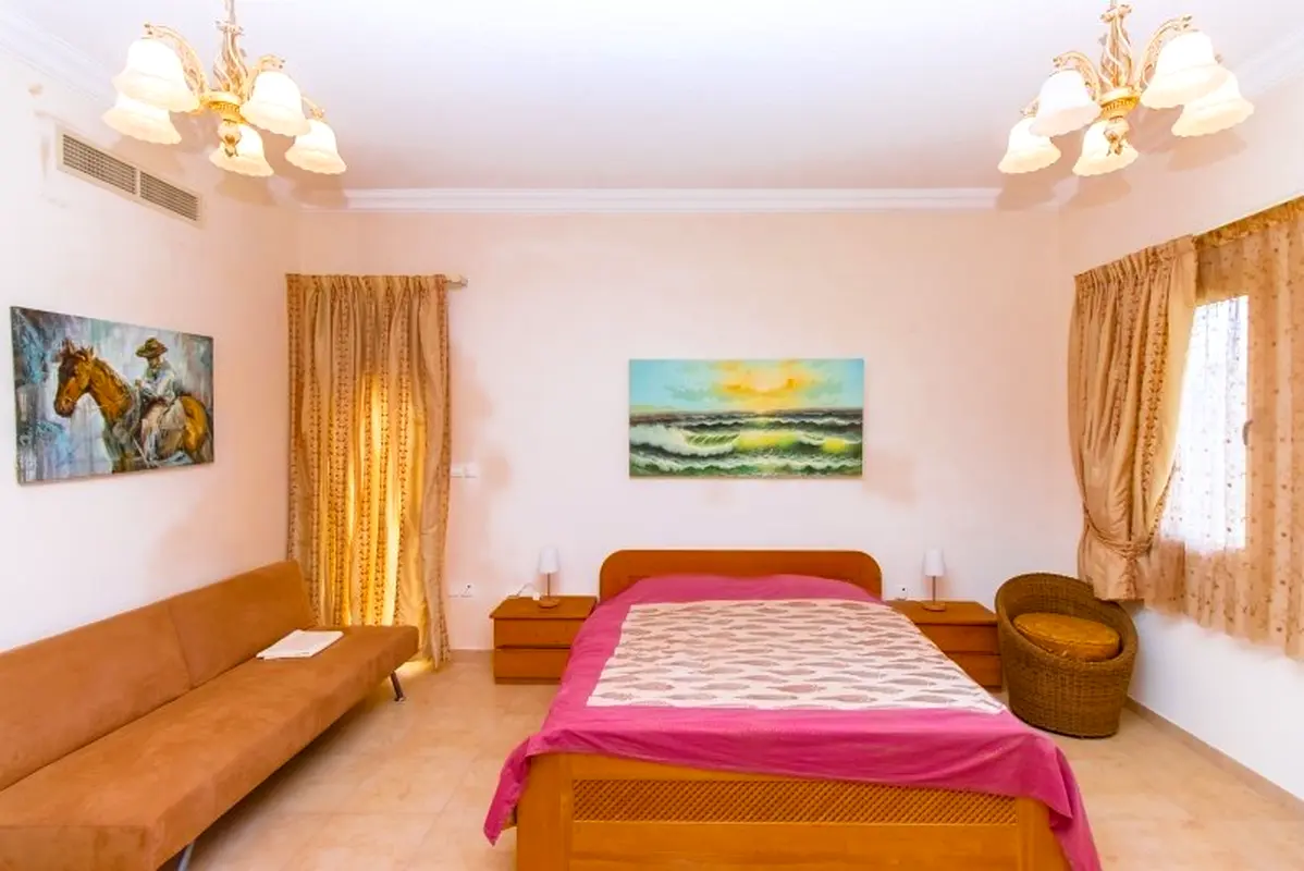 Villa/House Upgraded Furnished or Unfurnished Great Views