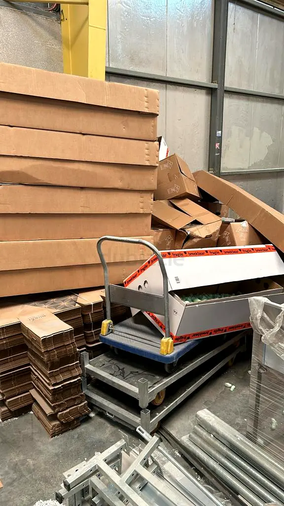 Cardboard boxes for exporting/moving