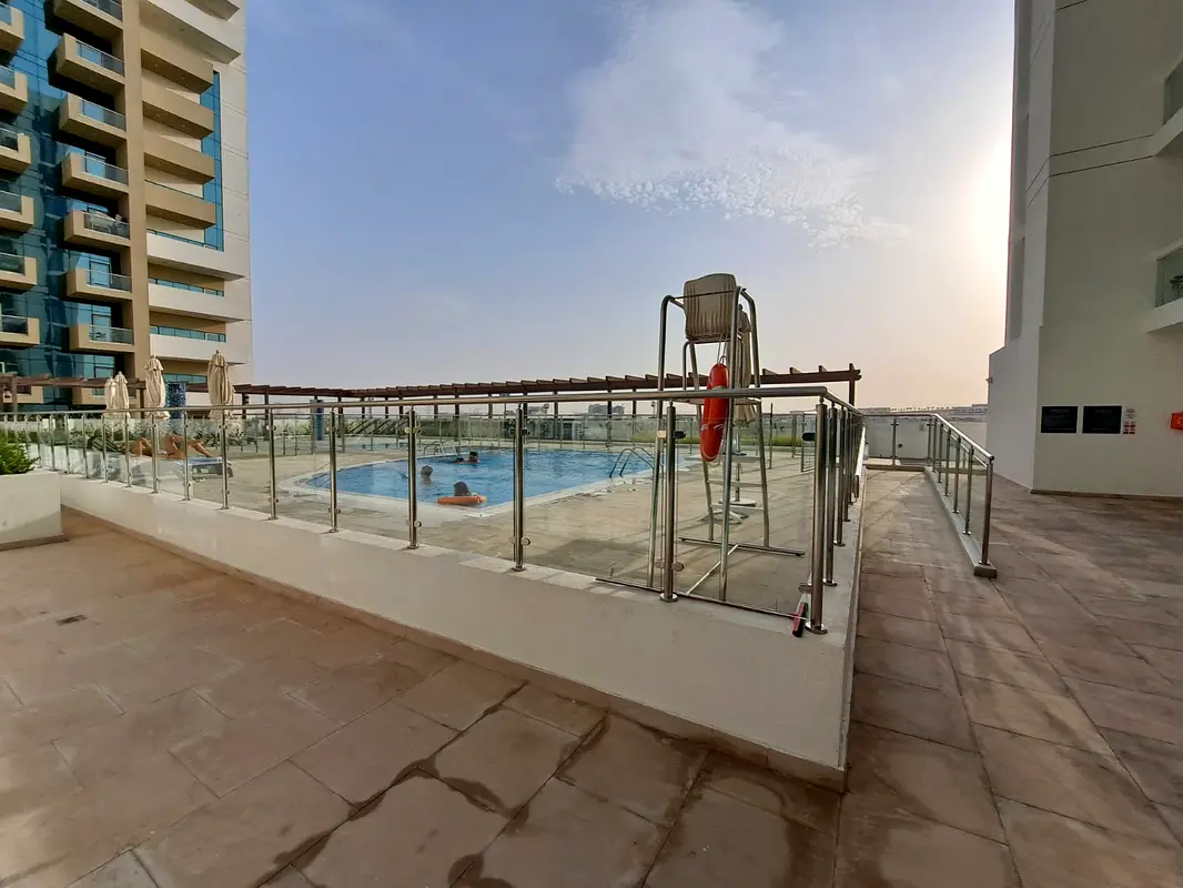 Apartment/Flat for Rent XXL FULLY FURNISHED CHILLER FREE STUDIO NEAR