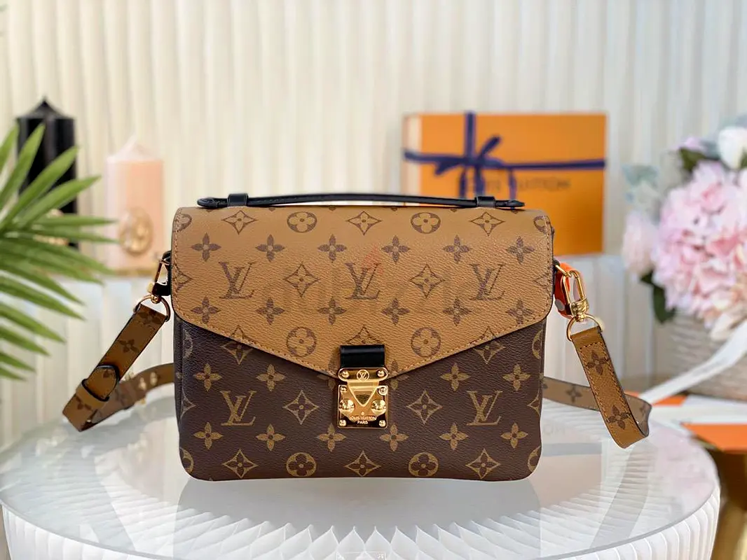 Louis Vuitton Pochette Métis Bag