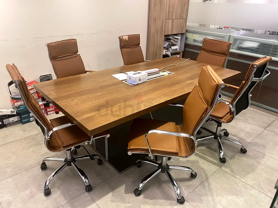 Selling our High quality office furniture