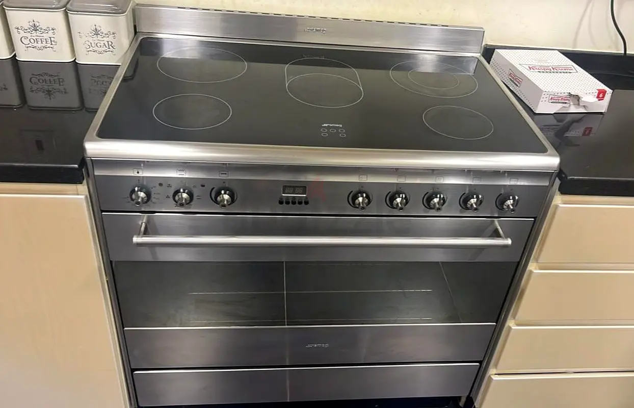 Smeg ceramic electric cooker 90x60cm