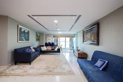 Stunning Huge 3br + Maids | Freehold Building
