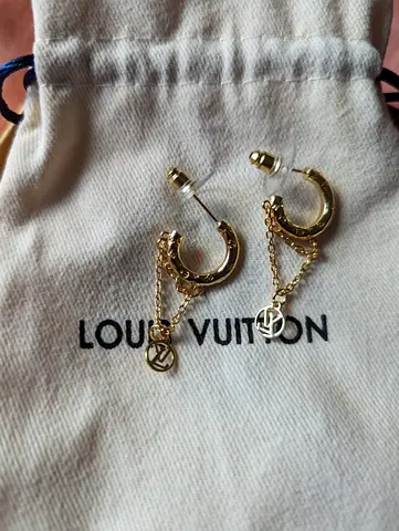 Louis  Vuitton earing