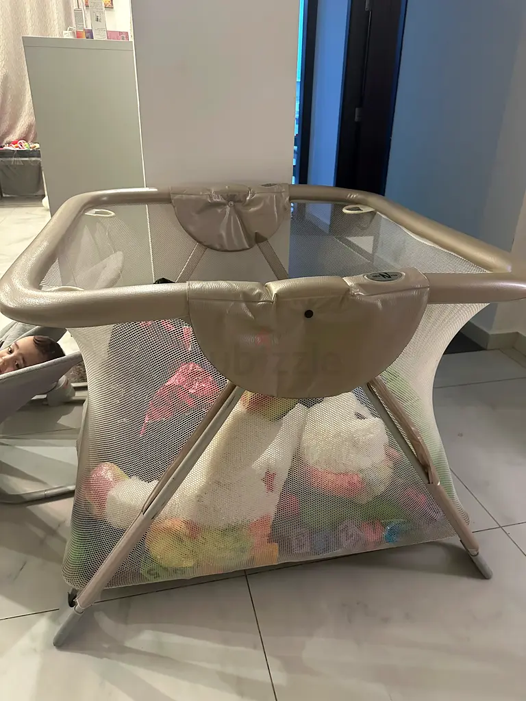 Portable playpen baby cage