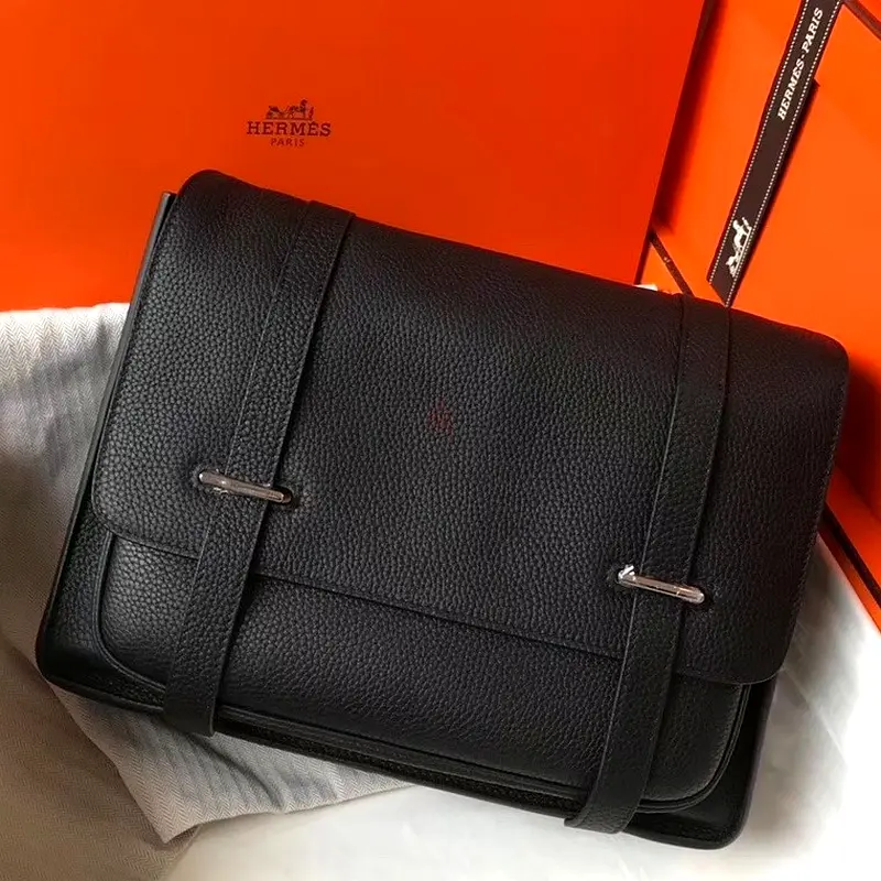 Hermes Steve 35 Messenger Bag In Black Clemence Calfskin