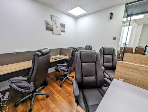 Desk Space With Free Wi Fi And Parking | Valid For 1 Year | Free Inspections Included