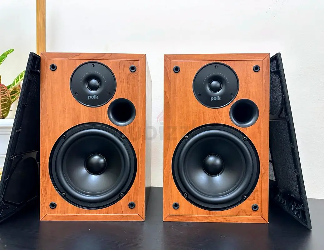 Polk audio speakers