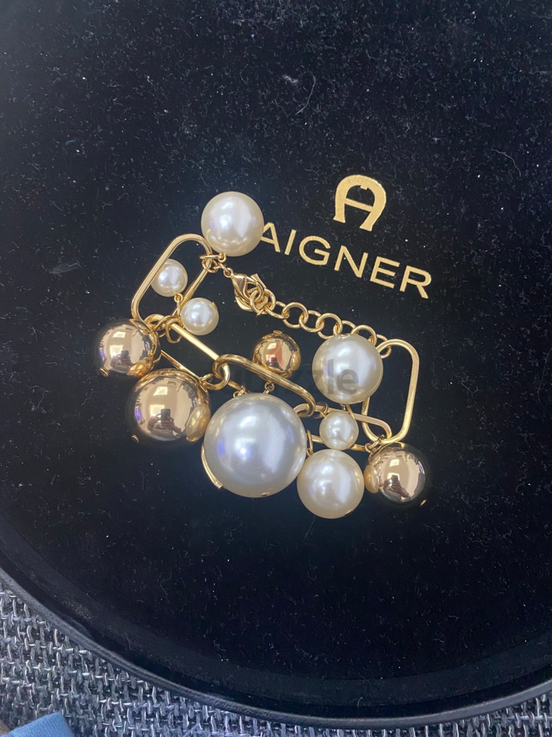 Aigner pearl choker and bracalet dubizzle