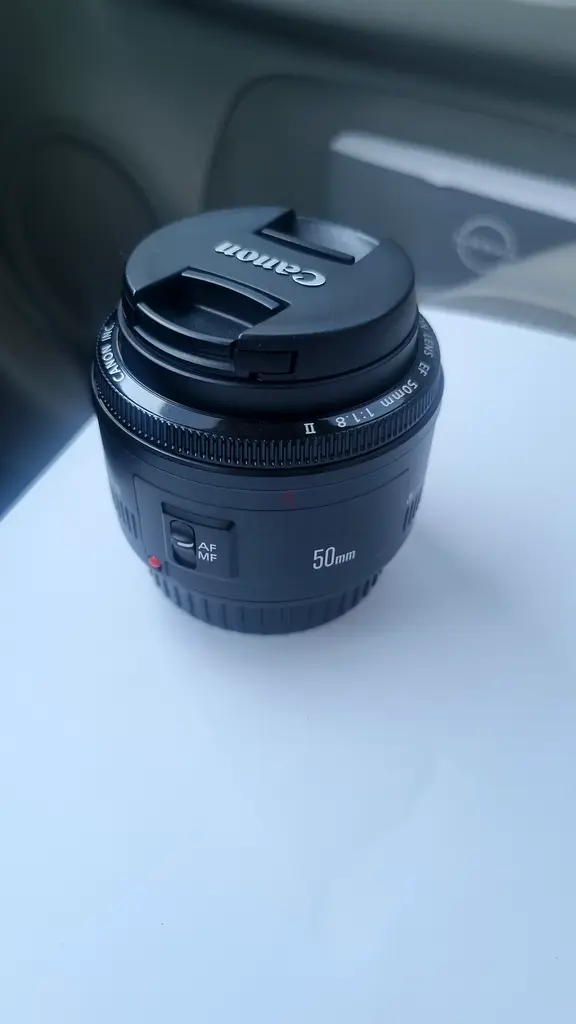 Canon 50mm 1.1.8 ii lens