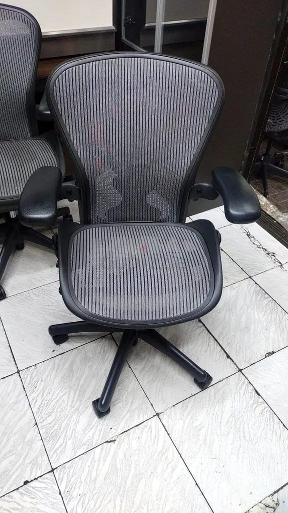 Herman Miller Aeron Ergonomic Chair Size B, Graphite