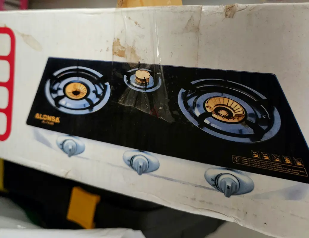 Gas stove glass top 3 burner Excellent condition