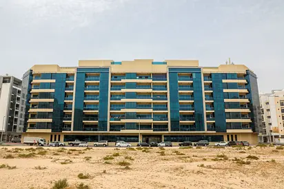 2 Bhk Flat With Full Facility Gym*pool*garden Available For Family In Alwarqa