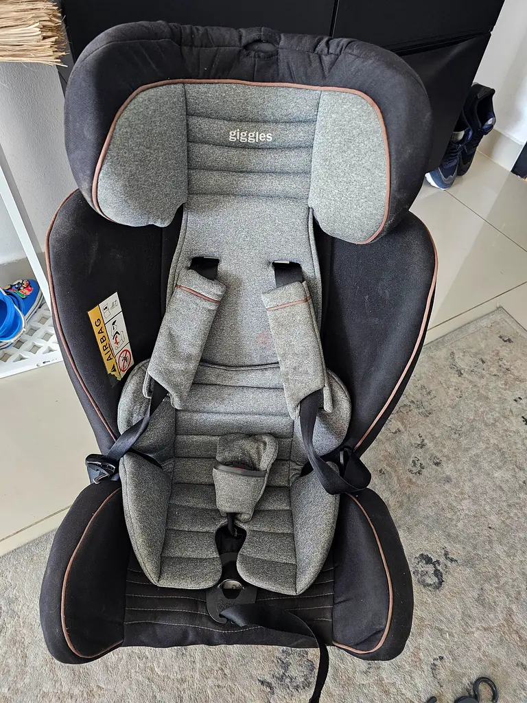 Car seat giggles