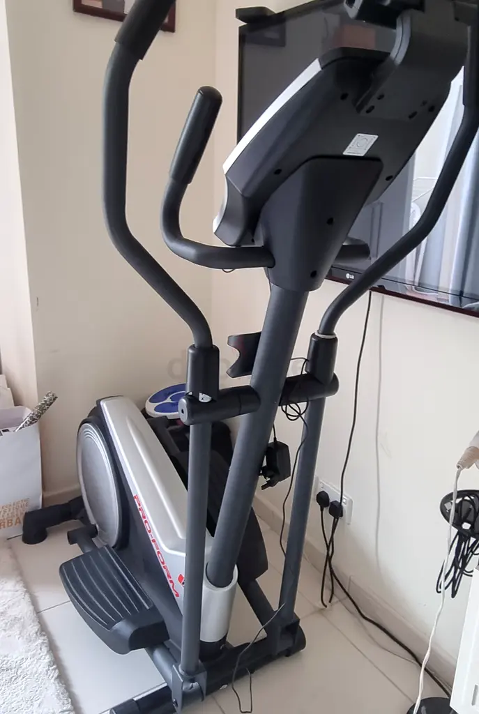 Elliptical trainer