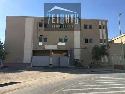 54 Rooms Sharing Camp With 6 Person Capacity + 48 W/c\\\s + 30 Washbasins + 48 Bathrooms + 3 Ki