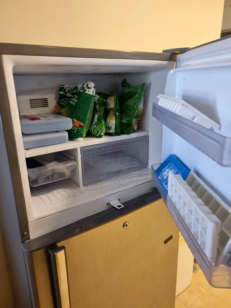 Refrigerator fridge Haier, 160cm