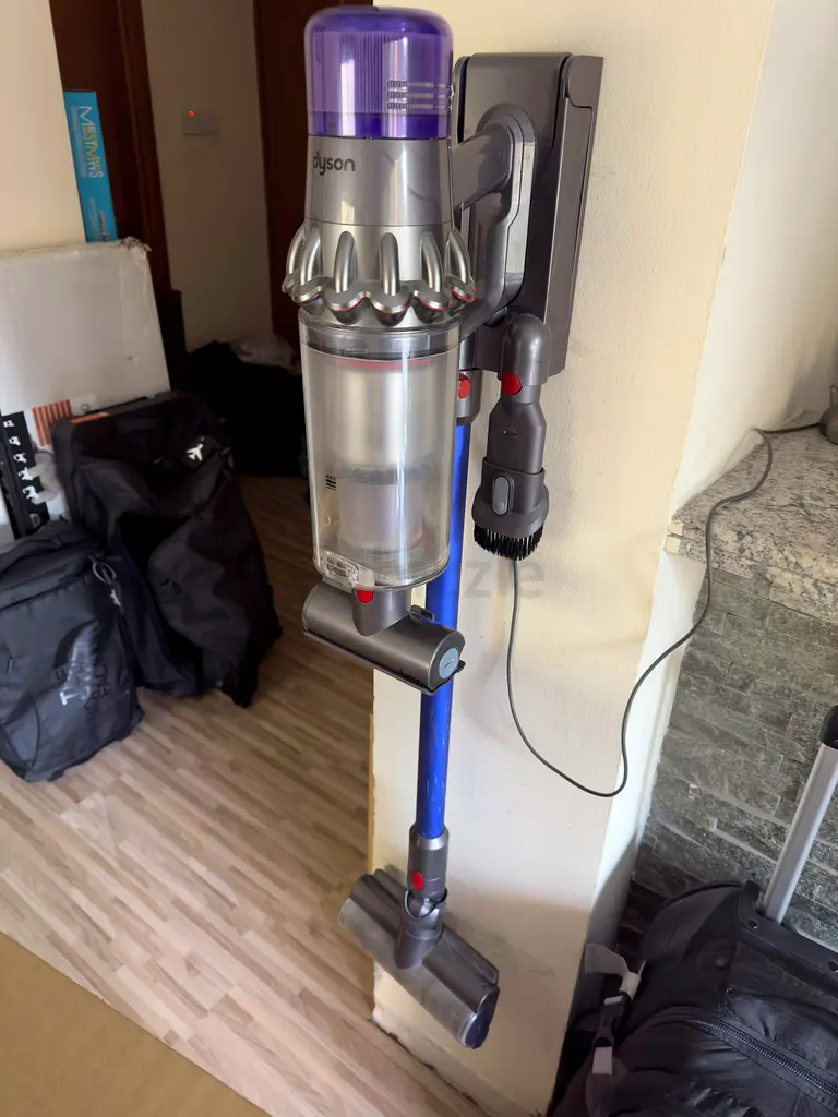 Dyson v11 Absolute Pro Vacuum