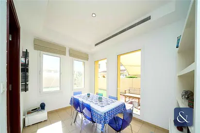 Vacant Now | Backing Pool | 3 Bedrooms