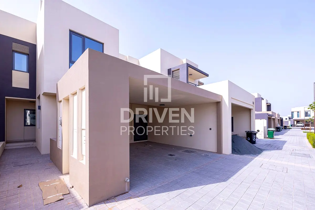 Villa/House for Rent Big Plot w/ Amazing View Well Managed