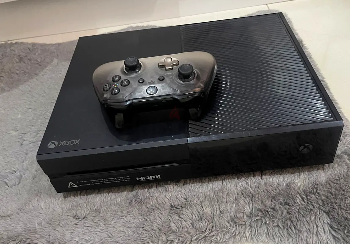 Xbox one 1TB with three games