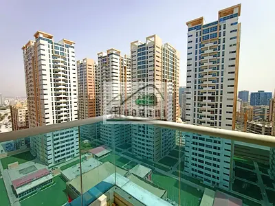 Ajamn One Tower 4: Spacious Empty Flat 2 Bedrooms Hall With Laundry Room And 3 Washrooms And 1 Park