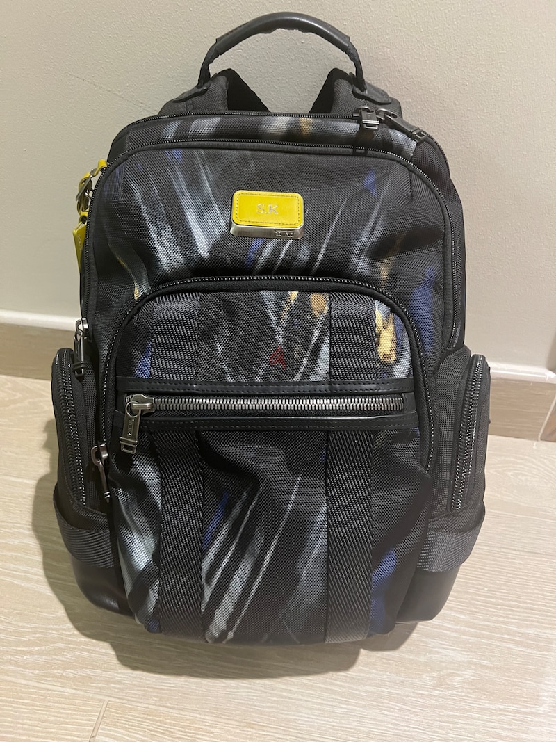 Used tumi outlet bag