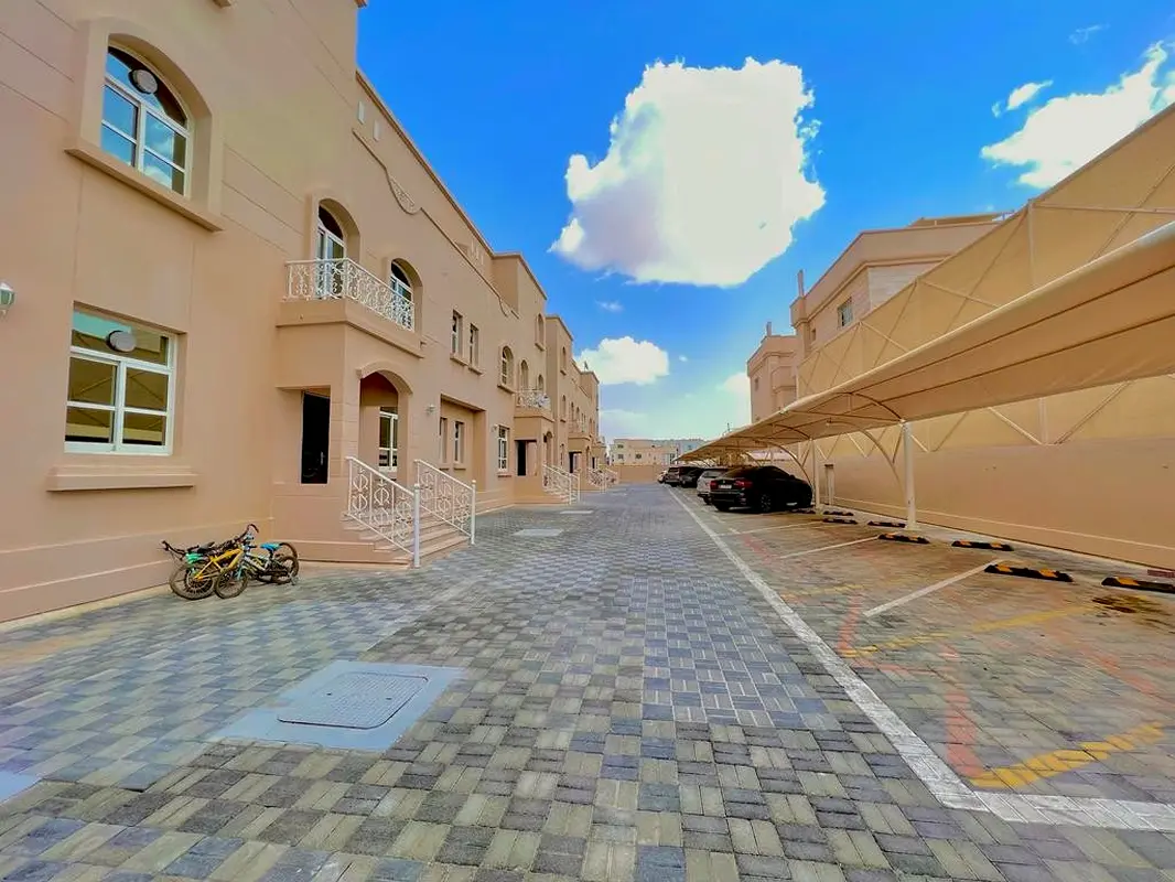 Apartment/Flat European Compound Private Balcony Luxury 3 Bedroom Hall